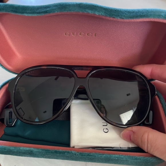 SOLD Authentic Gucci Havana Aviators - Picture 3 of 5